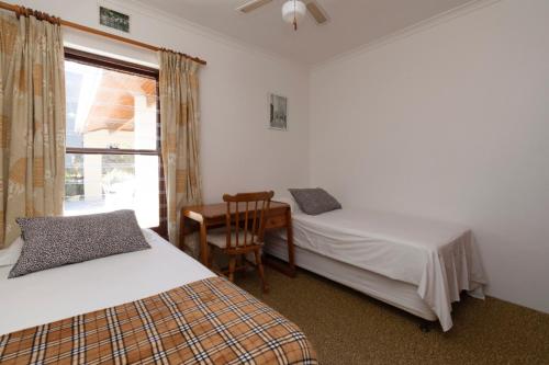 Room for 2 in Camps Bay 3