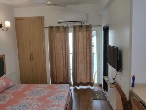 The golden palm sector 168 noida
