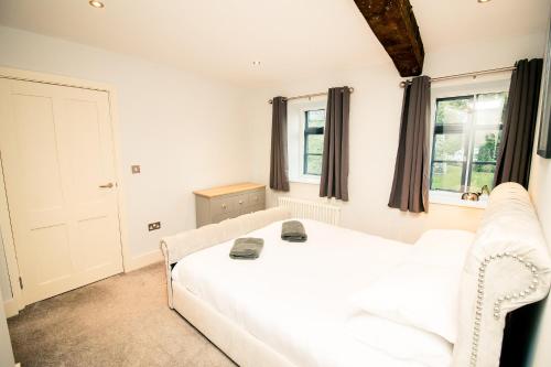 AMAZING LOCATION Central Characterful Apartment