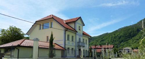 Apartments Volče
