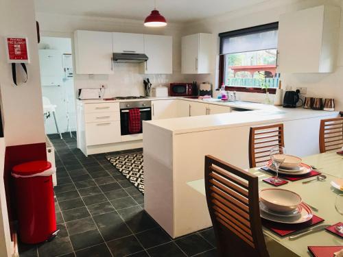 ห้องครัว, River house in ดัคเคิล