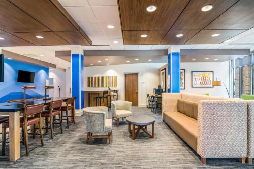 Holiday Inn Express & Suites - Asheboro, an IHG Hotel