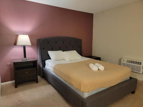 Comfortable Double Bed Unit(C23) - Tap to explore photos