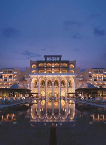 Shangri-La Hotel, Qaryat al Beri