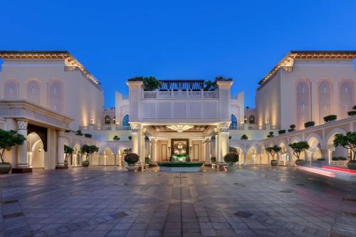 Shangri-La Hotel, Qaryat Al Beri 