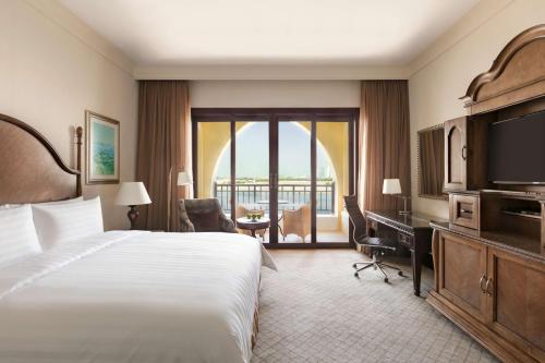 Shangri-La Hotel Qaryat Al Beri - image 6
