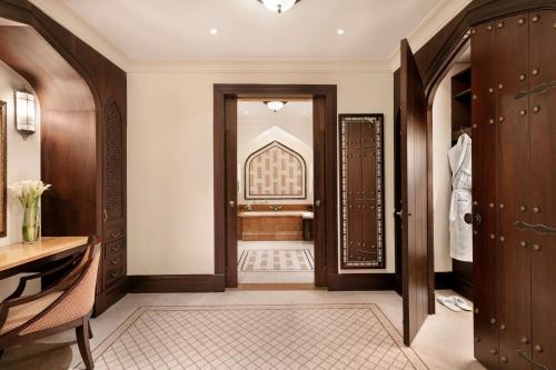 Shangri-La Hotel Qaryat Al Beri - image 14