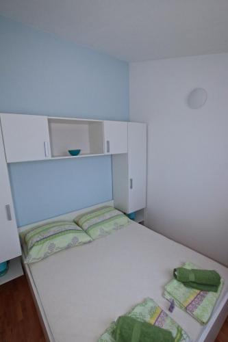 Apartment with Balcony image 5