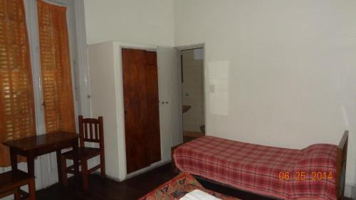 Standard Double or Twin Room image 5