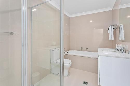Bathroom, Whitehaven - Lake Illawarra in Lake Illawarra