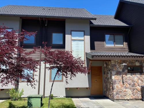 Hermosa Casa en Pucon, ubicada a pasos del lago y del centro