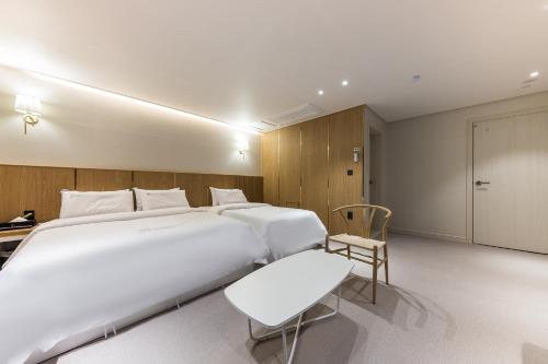 Hotel Lium Room Type - Twin Room