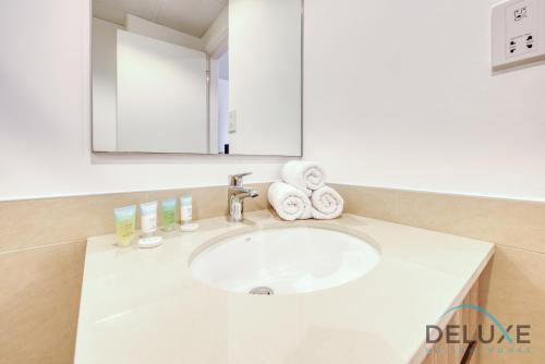 Chic Studio at UNA B Town Square by Deluxe Holiday Homes