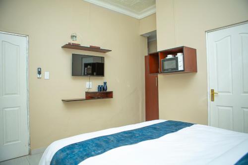 PLATINUM EAGLE GUEST HOUSE