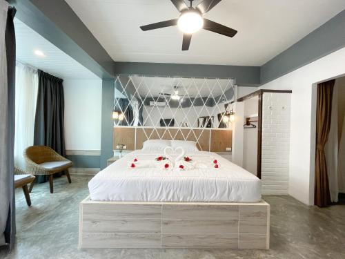 room detail thumbnail 1