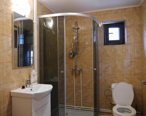 Vannas istaba, Casa cu traditie in Budesti