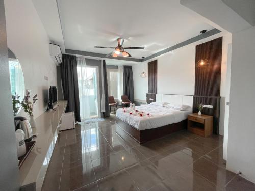 room detail thumbnail 1