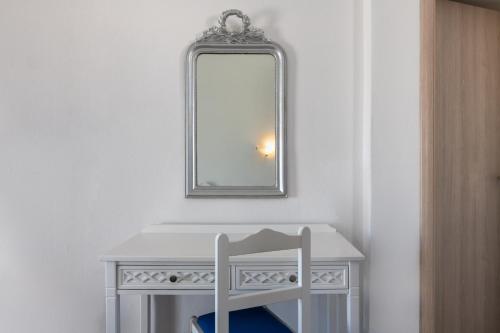 Rivari Santorini Hotel - image 10