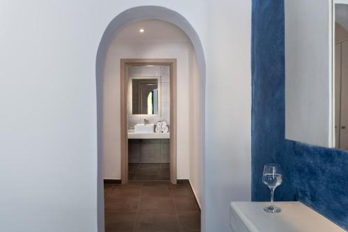 Rivari Santorini Hotel - image 5
