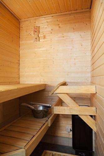 Sauna, Sport & Spa Hotel Vesileppis in Leppavirta