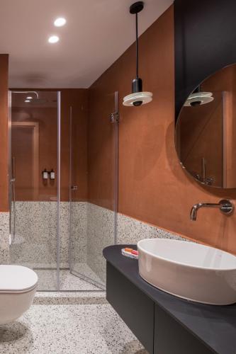 72 AD Urban Comfort Suites Room Type - Comfort Room
