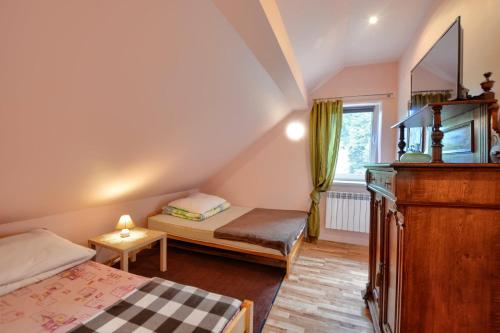 Ropuszy Dwór - image 6