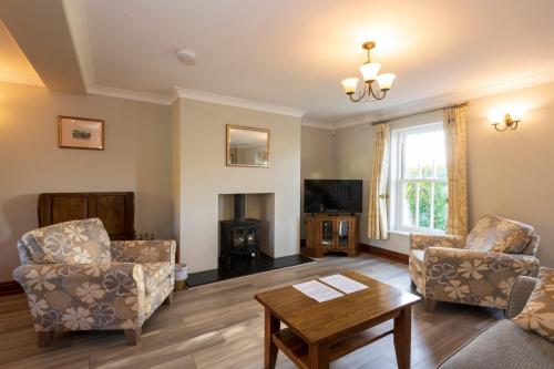 Green Acres Cottages - image 11