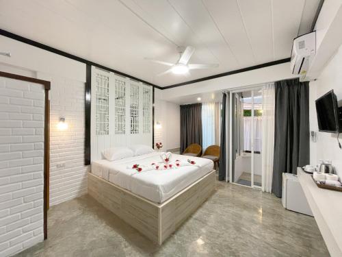 room detail thumbnail 0