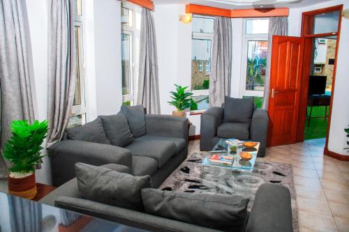 3 bedroom Villa Airbnb-Ocean View and gazebo
