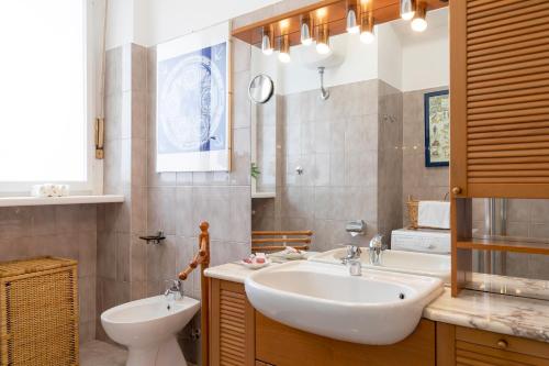 One-Bedroom Apartment image 10