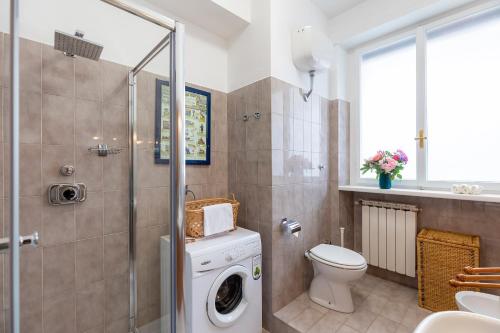One-Bedroom Apartment image 9