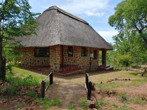 Bungalow 3 on this world renowned Eco site 40 minutes from Vic Falls Fully catered stay - 1987