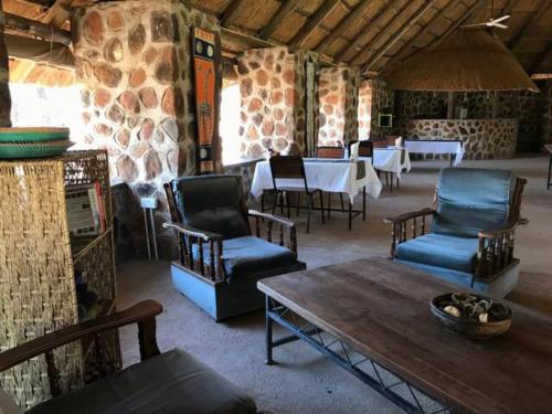 Bungalow 3 on this world renowned Eco site 40 minutes from Vic Falls Fully catered stay - 1987