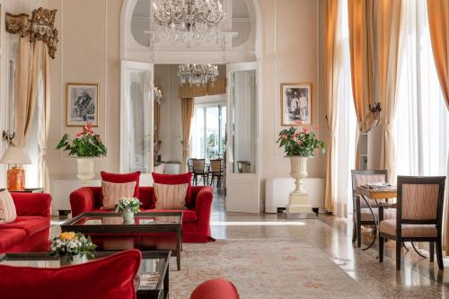 Felles stue/TV-område, Grand Hotel Rimini in Rimini