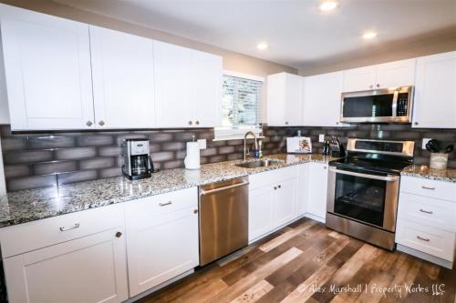 Howe Ct - main image