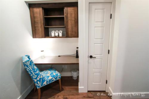 Gorgeous Getaway Home in Southeast Boise! - image 12