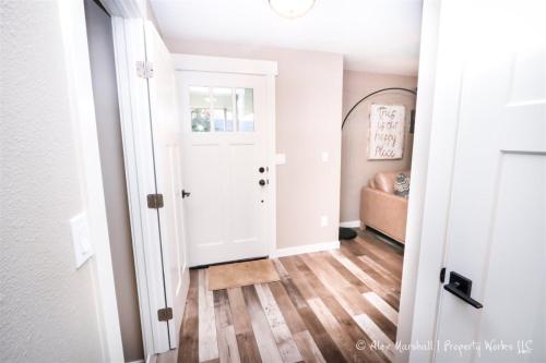 Howe Ct - image 11