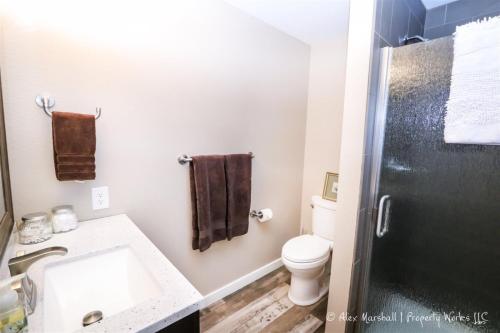 Howe Ct - image 13