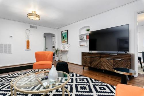 Luxury Living near the Boise City Hot Spots - image 10