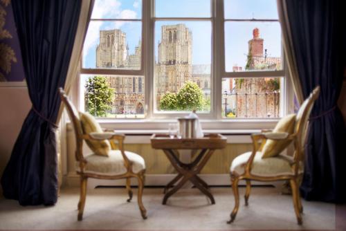 Best Western Plus Swan Hotel - image 2