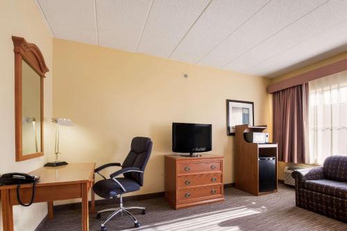 Quality Inn & Suites CVG Airport