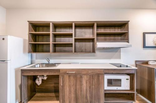 WoodSpring Suites Missoula - image 9