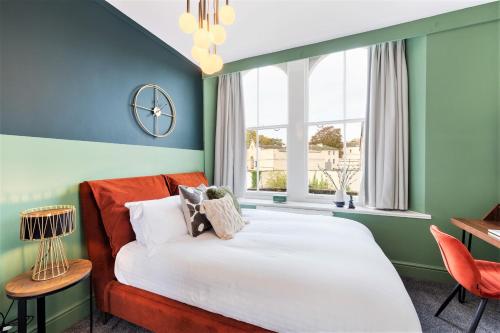Clifton House I Free Private Parking Room Type - One-Bedroom Apartment
