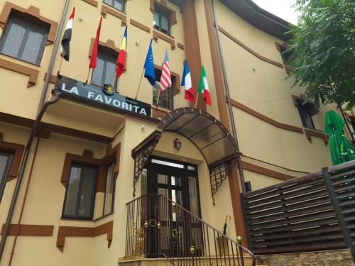 Bejárat, La Favorita Guesthouse Boutique in Craiova
