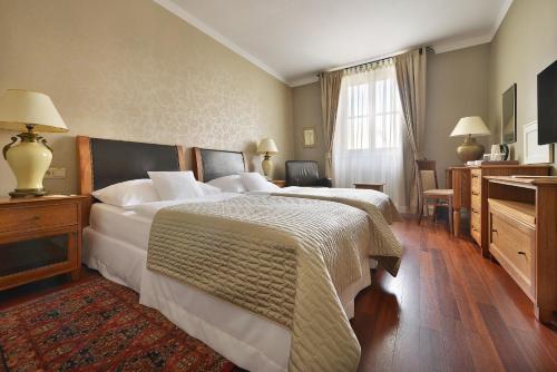 Premium Room with 2 Single Beds