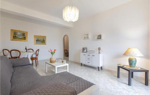  Awesome apartment in Altavilla Milicia with 3 Bedrooms and WiFi in 90010 Altavilla Milicia