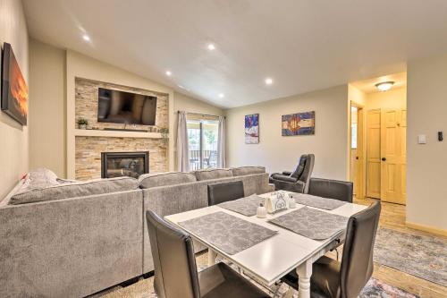 Cozy Winter Park Condo Walk to Ski Shuttle! - image 3