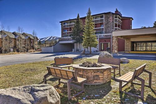 Cozy Winter Park Condo Walk to Ski Shuttle! - image 9