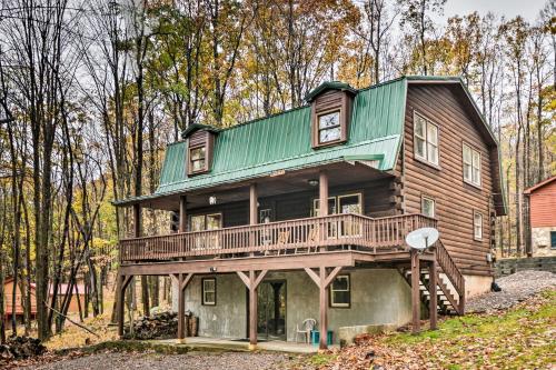 Cozy Alpine Lake Cabin with Pool and Lake Access! in Terra Alta, USA