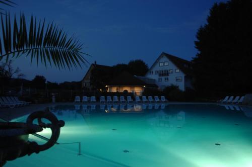 Bassein, Landhotel Gutshof Camping Badhutten in Tettnang